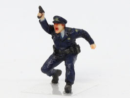 警官　　　　　　　　　　　　１／８３