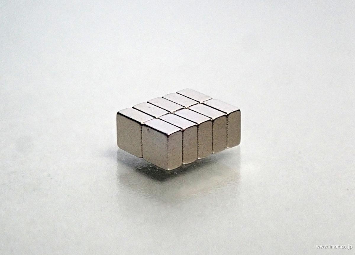 ネオジム磁石角２ｘ２ｘ１ｍｍ