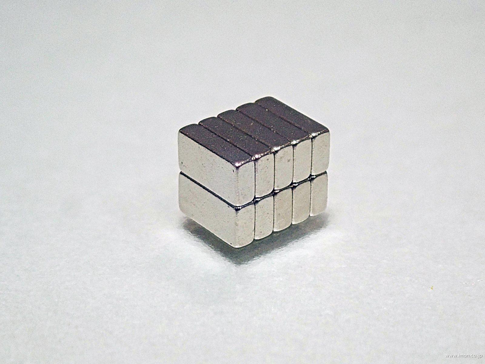 ネオジム磁石角４ｘ２ｘ１ｍｍ