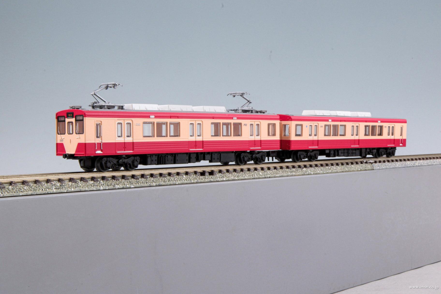 福島交通１０００系レトロデザイン列車　２両